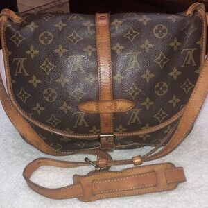 Louis Vuitton Saumur 30 Monogram Crossbody Bag